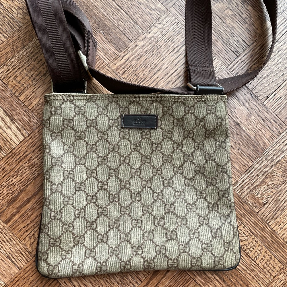 Gucci canvas messenger crossbody bag